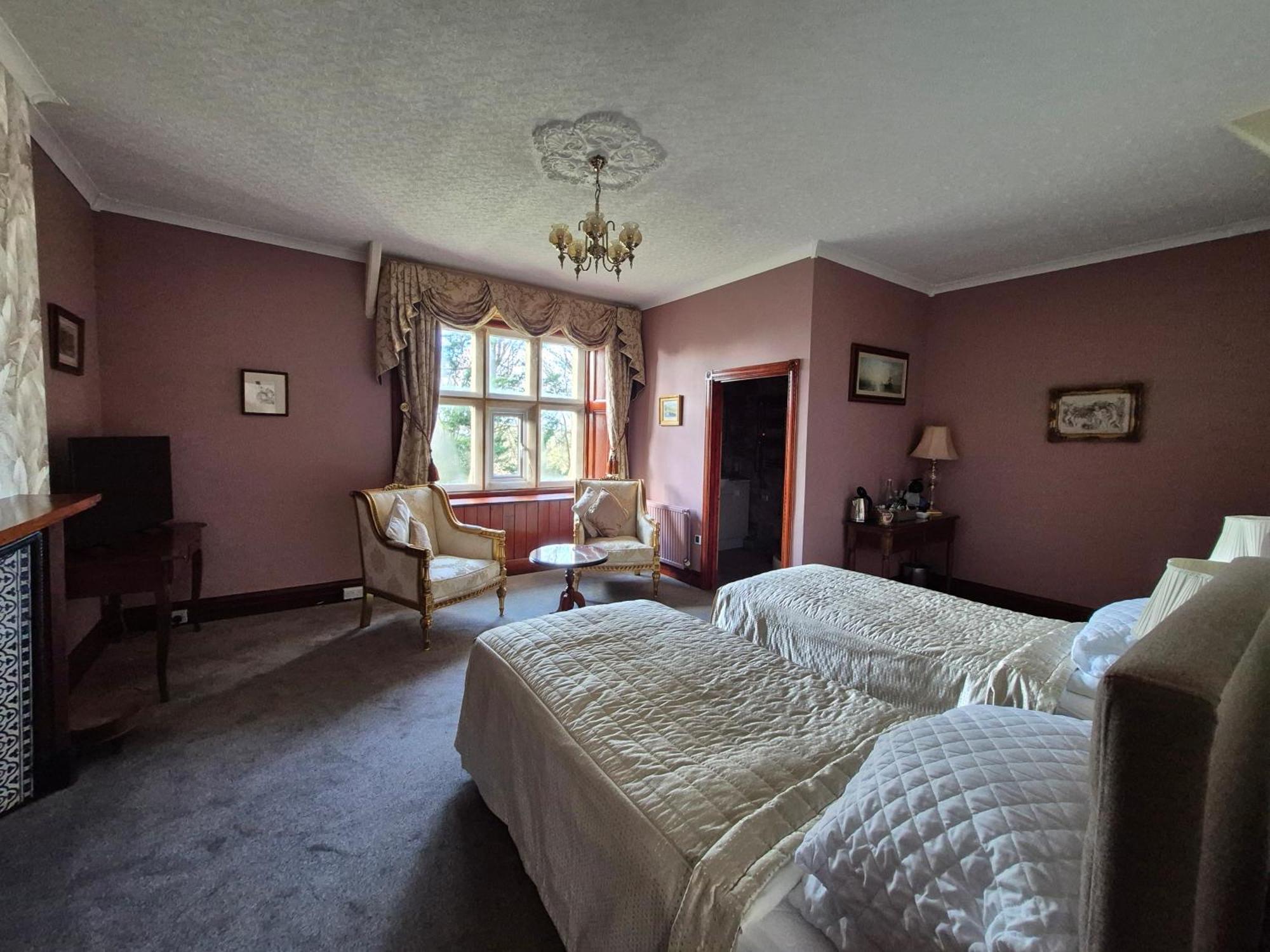 St David'S Guesthouse Haverfordwest Bagian luar foto