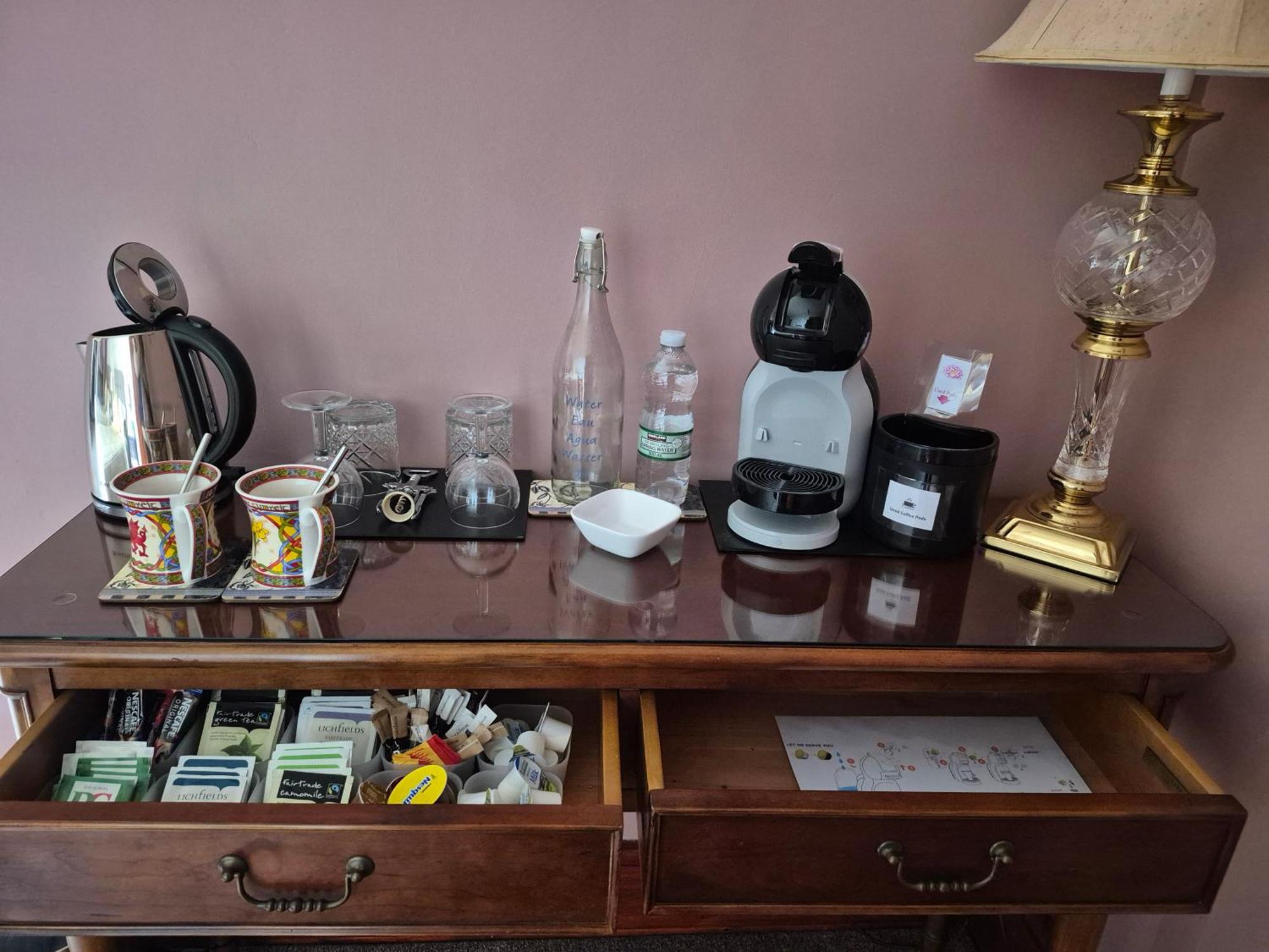 St David'S Guesthouse Haverfordwest Bagian luar foto