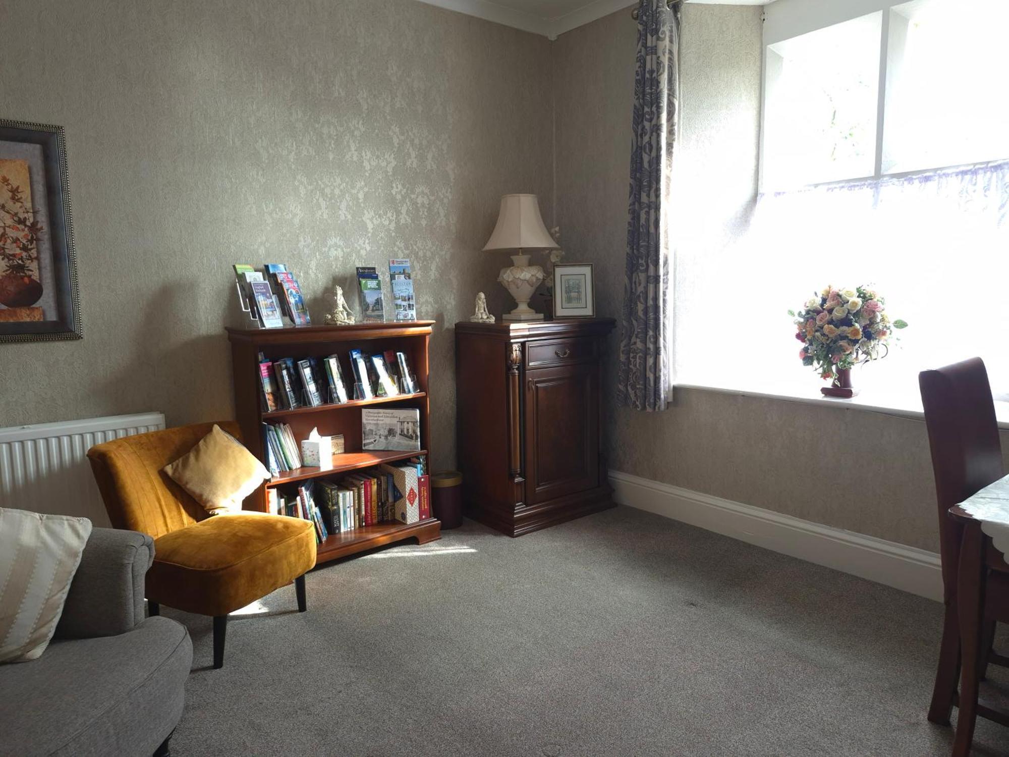 St David'S Guesthouse Haverfordwest Bagian luar foto