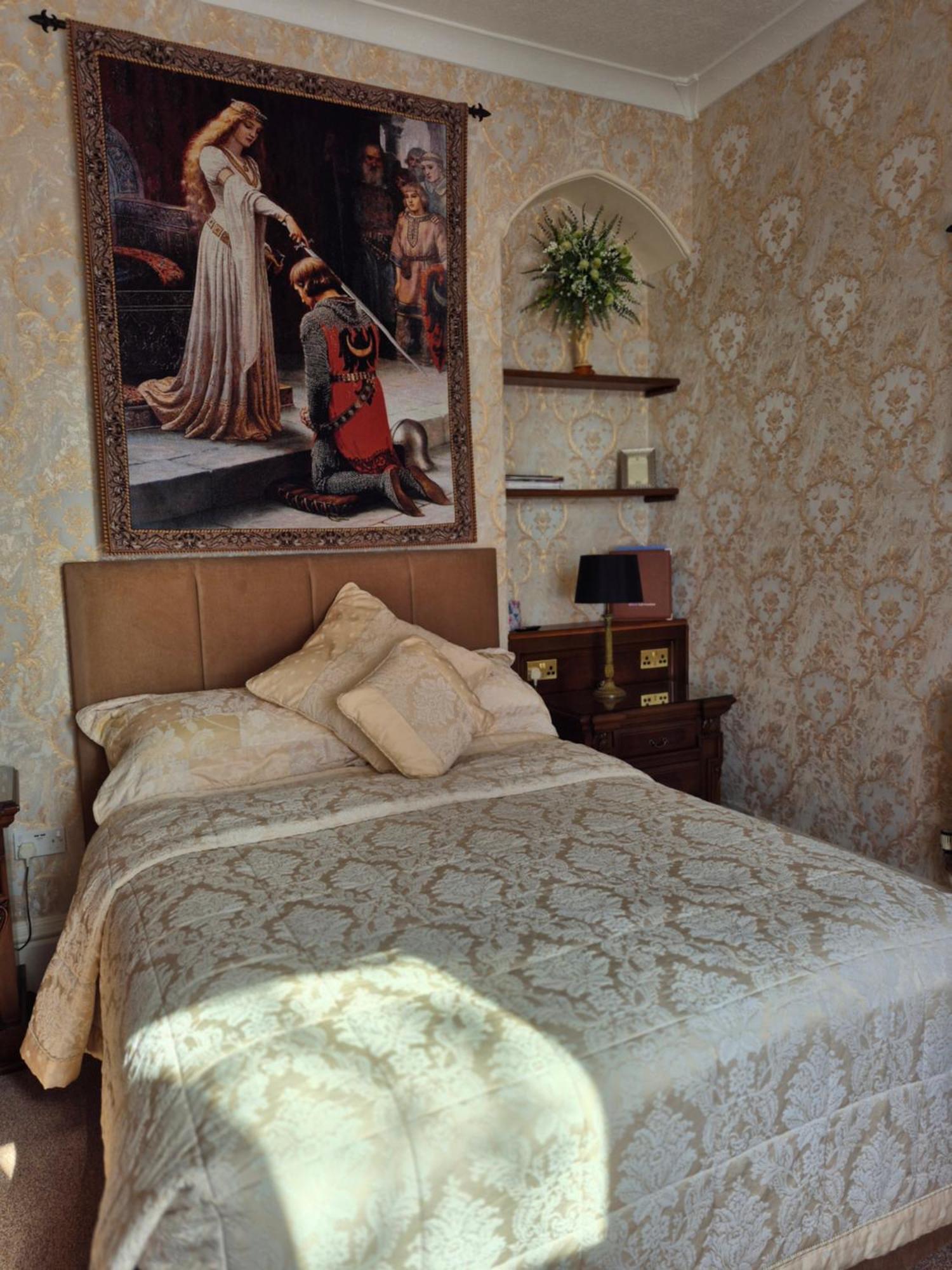St David'S Guesthouse Haverfordwest Bagian luar foto