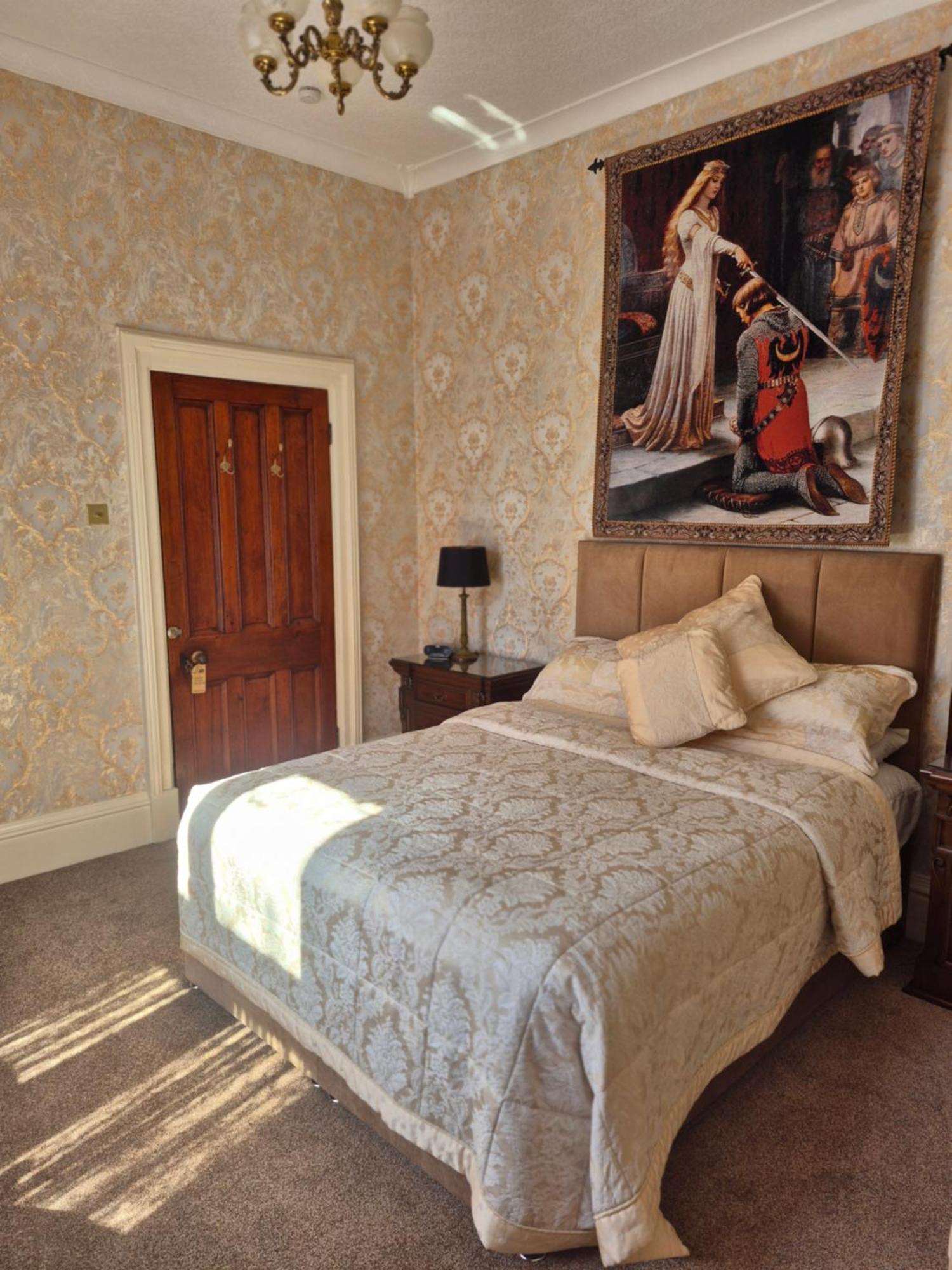 St David'S Guesthouse Haverfordwest Bagian luar foto