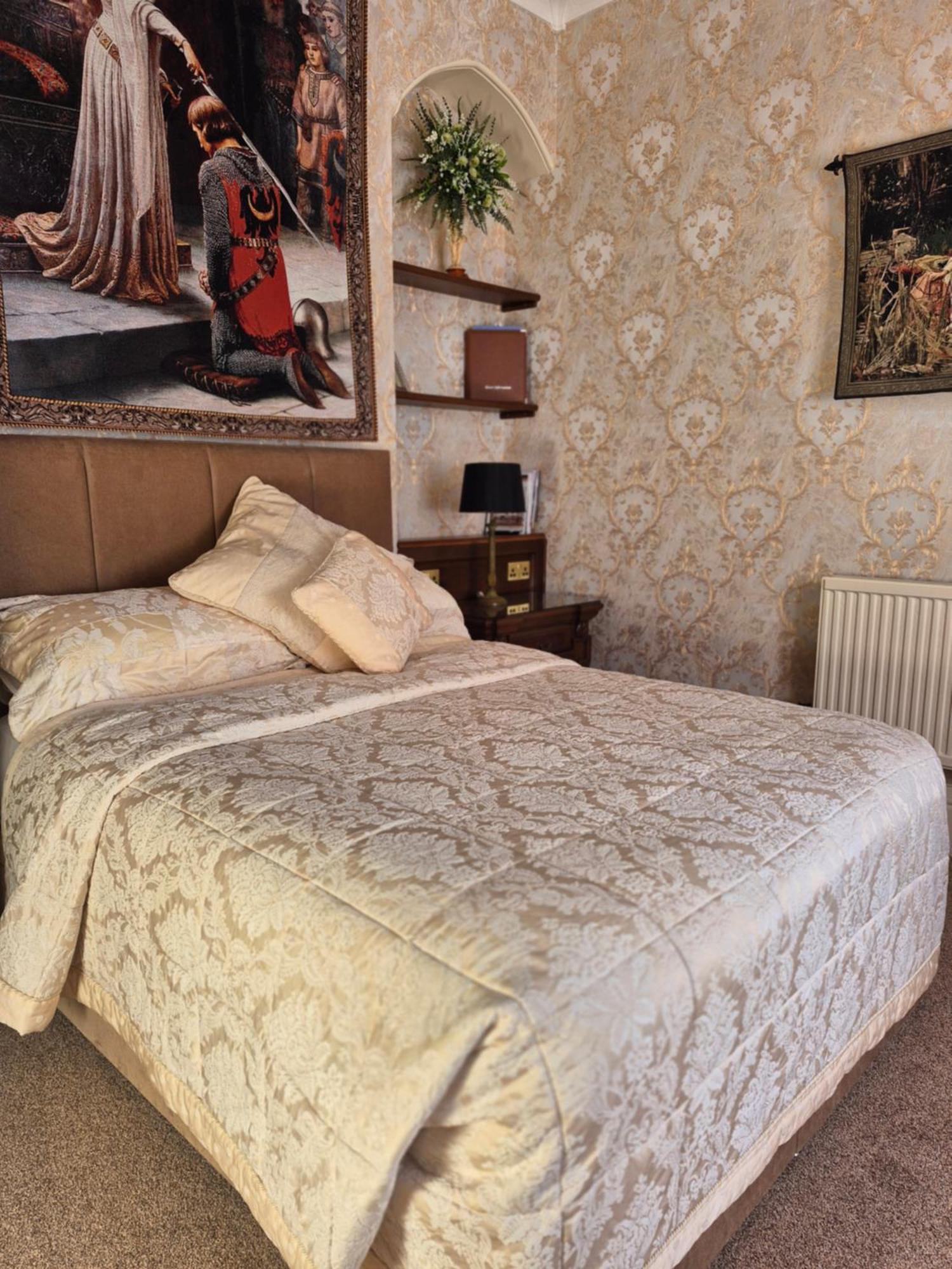 St David'S Guesthouse Haverfordwest Bagian luar foto