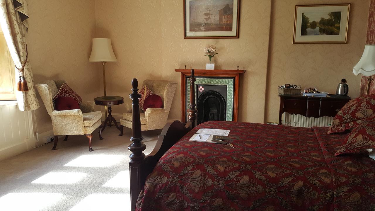 St David'S Guesthouse Haverfordwest Bagian luar foto