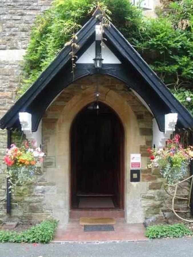 St David'S Guesthouse Haverfordwest Bagian luar foto
